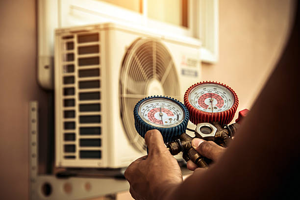 Professional Ac Installation technician working in Maplewood, NJ